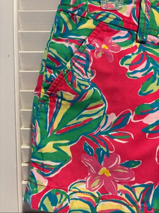 Lilly Pulitzer Size 4 Bright Pink Tropical Print Bermuda Shorts - Picture 2 of 6